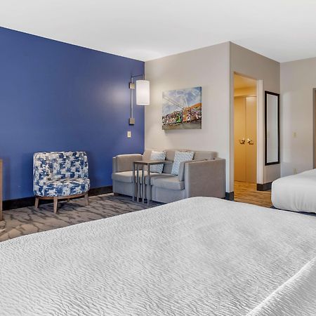 Best Western Plus Castlerock Inn & Suites Bentonville Exterior photo